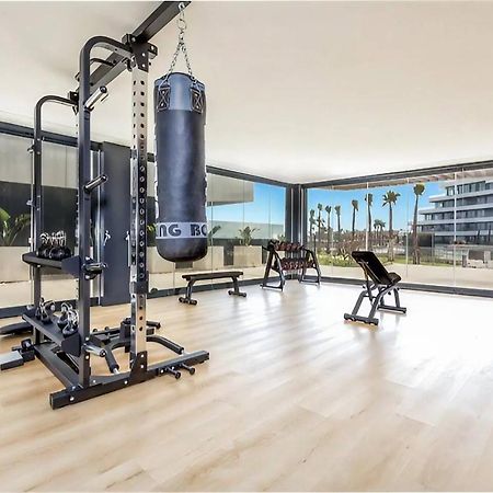 Luxury Complex Beachfront Apartment, Infinity Pool, Sauna, Gym And Large Terrace Torremolinos Eksteriør bilde