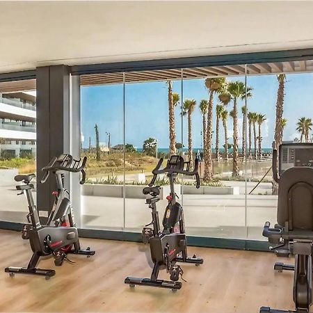 Luxury Complex Beachfront Apartment, Infinity Pool, Sauna, Gym And Large Terrace Torremolinos Eksteriør bilde