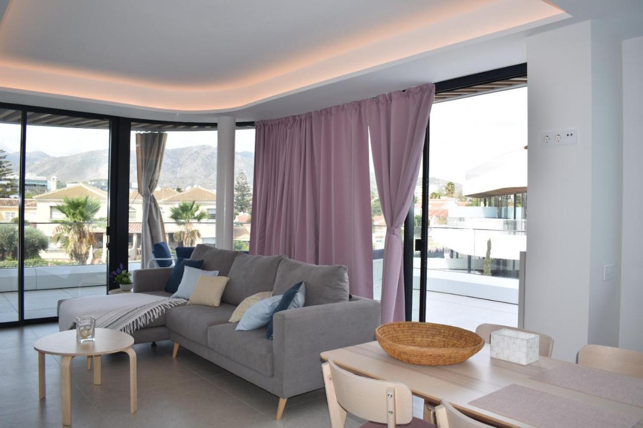 Luxury Complex Beachfront Apartment, Infinity Pool, Sauna, Gym And Large Terrace Torremolinos Eksteriør bilde