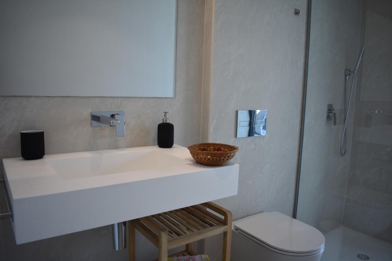 Luxury Complex Beachfront Apartment, Infinity Pool, Sauna, Gym And Large Terrace Torremolinos Eksteriør bilde