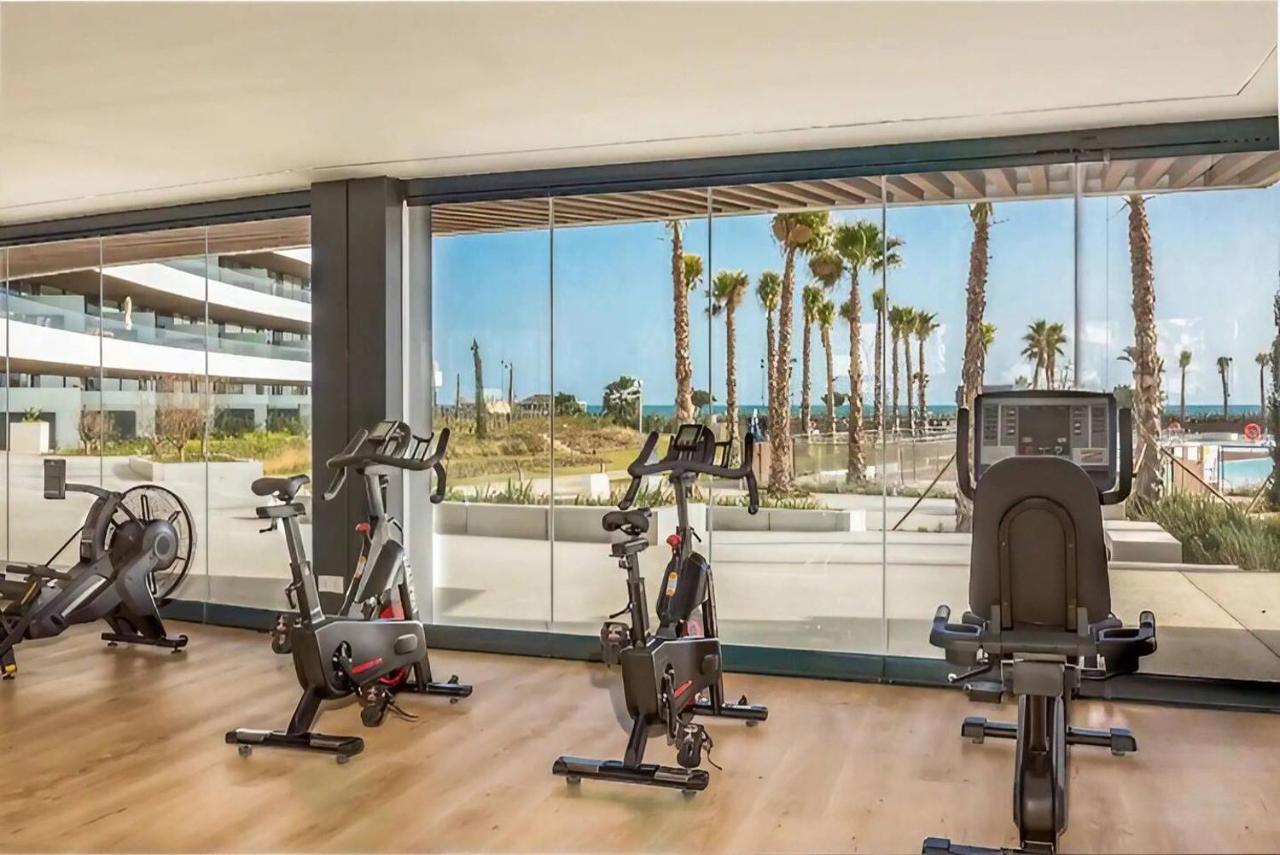 Luxury Complex Beachfront Apartment, Infinity Pool, Sauna, Gym And Large Terrace Torremolinos Eksteriør bilde